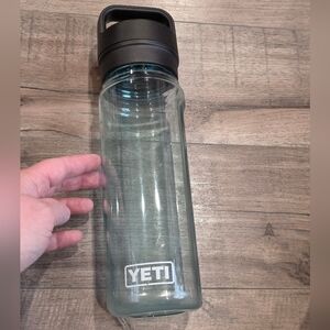 Yeti Clear Turqouise 25oz Water Bottle Chug Top